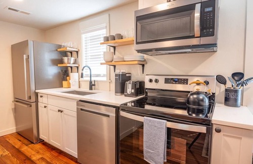 North Charleston Apartment | Heart of Park Circle - 2 Bedroom