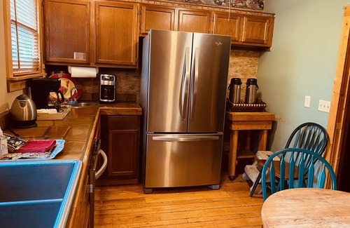 Pigeon Forge Cottage | Heart of Pigeon Forge