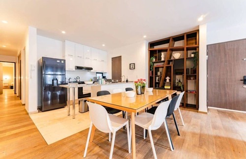 Colonia Roma Condo | Heart of Roma, Parque Mexico 1 km, Ideal For Group