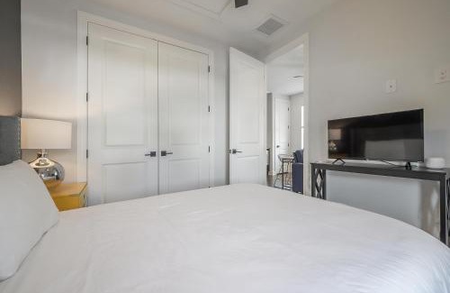Courier City - Oscawana Apartment | Heart of SOHO Minutes to Downtown and Stadium Unit 1