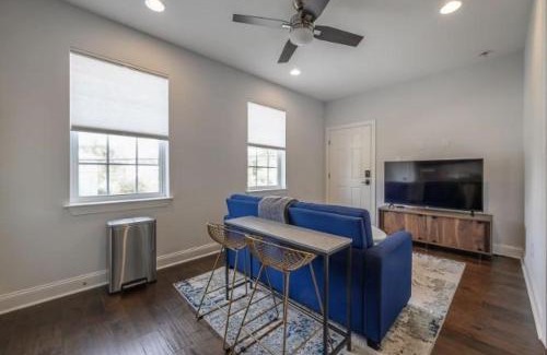 Courier City - Oscawana Apartment | Heart of SOHO. Minutes to Downtown/Stadium 2