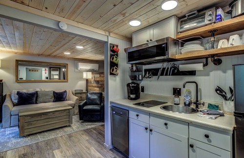 Banner Elk House | Heart of Sugar Mountain Studio with King Bed