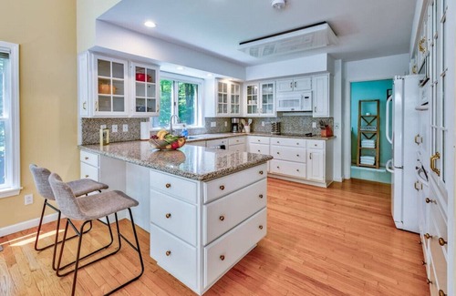 West Stockbridge House | Heart of the Berkshires - Bright, Cozy, Near Lake