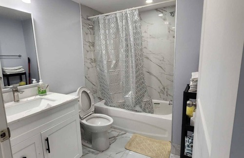 Whitby House | Heart of the city/comfortable stay for short and long term