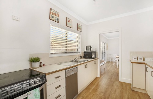 Bowral House | Heart of the Southern Highlands, 14 to 16 guests. Specialising in large groups.