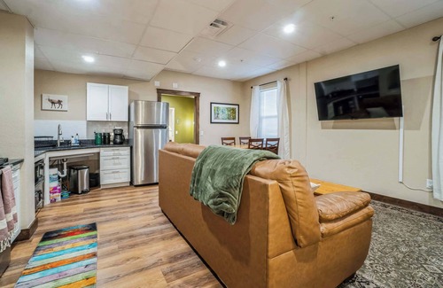 Nederland Apartment | Heart of Town | 10 Min to Skiing | Locals Favorite