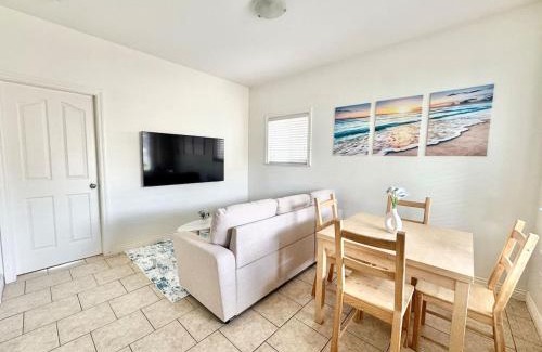 Knight House | Heart of Van. Private 2BR, Patio and FREE Parking