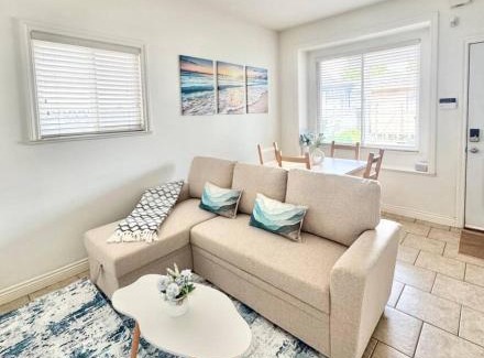 Knight House | Heart of Van. Private 2BR, Patio and FREE Parking