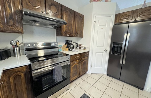 West Valley City House | Heart of WVC, Family Friendly, 2 King beds, 3 Queen Beds, 2 sofa sleepers.