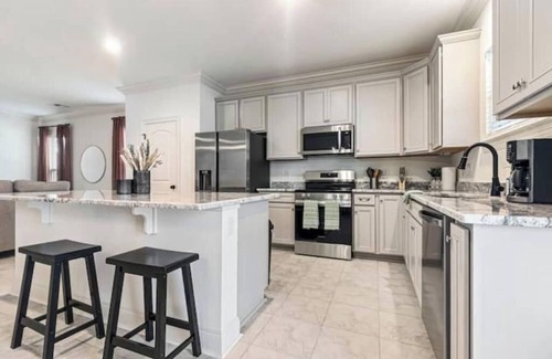 Milton House | Heart of Youngsville!
