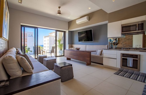Emiliano Zapata Condo | Heart of Zona Romantica, Loft268, Ocean Facing Balcony, Large Rooftop Pool/Spa