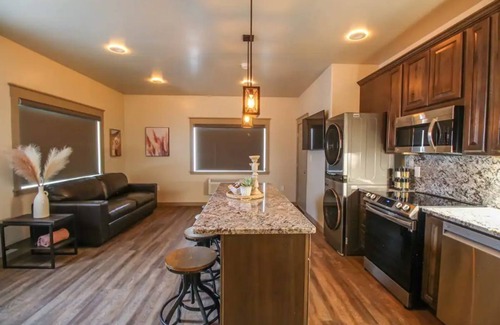 Flagstaff Apartment | Heart Trail Lookout Unit 1 BRAND NEW HOT TUB and “The Griz” Cold Plunge!