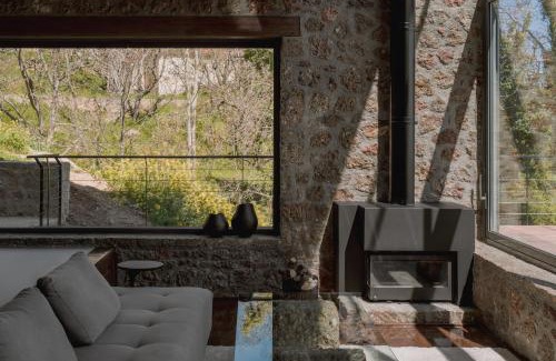 Mesaia Trikala Ski Chalet | Heartbeat Mountain Escapes