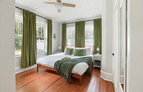 Alachua House | Hearthstone Harmony Retreat King-Sized Comfort