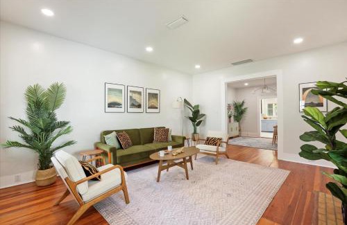 Alachua House | Hearthstone Harmony Retreat King-Sized Comfort
