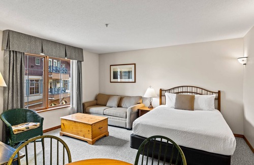 Sun Peaks Hotel | Hearthstone Lodge #319