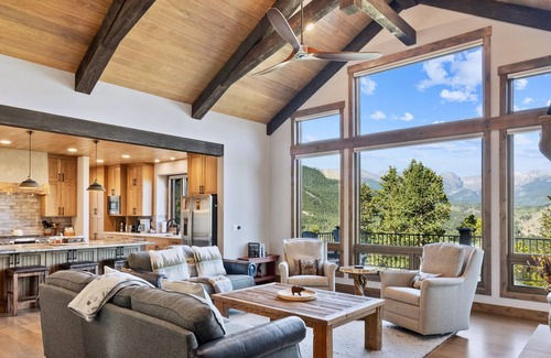Windcliff Estates House | Hearthstone Luxury Vacation Rental at Windcliff