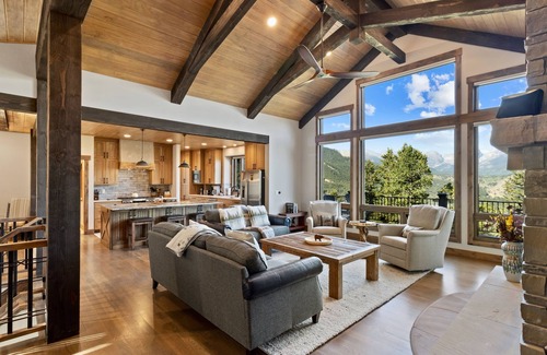 Windcliff Estates House | Hearthstone Luxury Vacation Rental at Windcliff