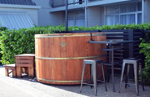 Hamilton Hotel | Heartland Ambassador Hotel Hamilton