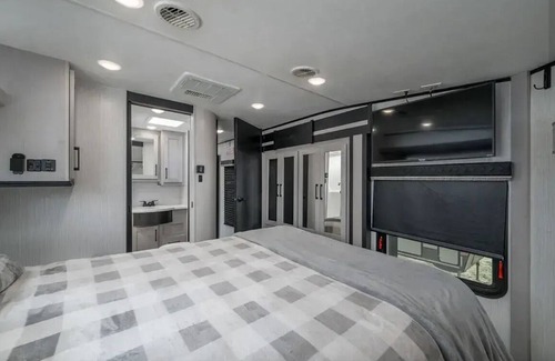 Lindale House | Heartland Cyclone ToyHauler