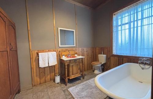 Fouriesburg House | Heartstone's Rest House