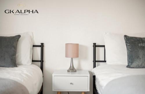 Windsor House | Heartwarming Windsor Cottage with Free Parking that is Perfect for Relaxation