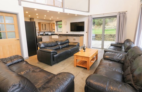 Wolsingham House | HEARTWELL COTTAGE, pet friendly, with pool in Wolsingham