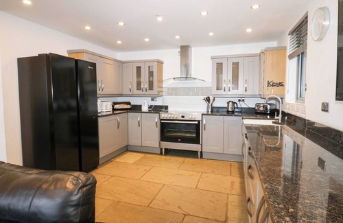 Wolsingham House | HEARTWELL COTTAGE, pet friendly, with pool in Wolsingham