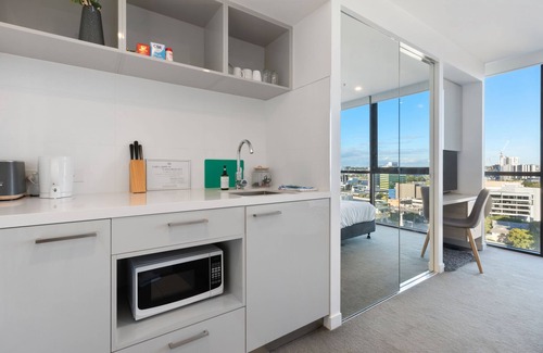 Milton Apartment | Hearty Studio Apartment, Milton Brisbane