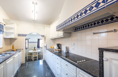 Patio Villa | Heatable Pool, BBQ & Terrace near Old Town