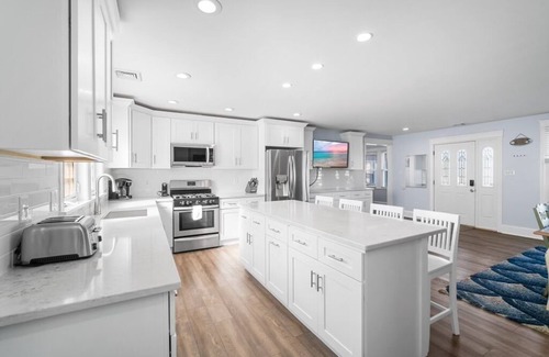 Brigantine House | HEATED IN-GROUND POOL, 7 LARGE BEDROOMS, WALK TO BEACH, 5 MILES TO AC