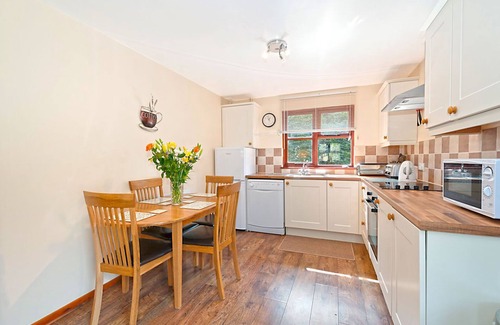 Ashford House | Heated Indoor Pool 2 bedroom lodge sleeps 4 set in 5acres of beautiful Woodland