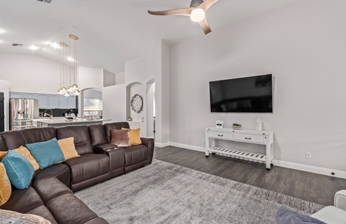 Mesa House | Heated Pool! 2 King Rooms! Sleeps 8!