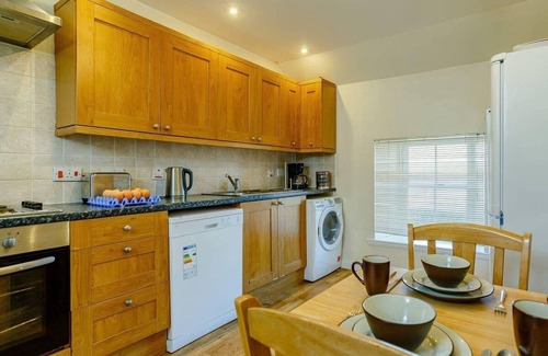 Latheronwheel Cabin | Heated pool, 6 beds/4 baths - Sleeps up to 14 - stunning views in the Highlands