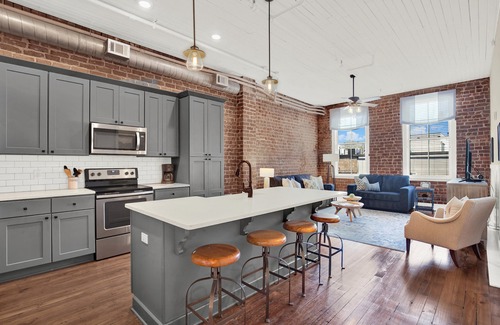 Historic District - North Apartment | Heated Pool Access | 5*Clean | Flex Cancelation