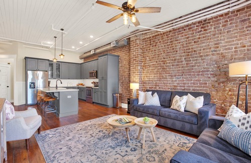 Historic District - North Apartment | Heated Pool Access | 5*Clean | Flex Cancelation