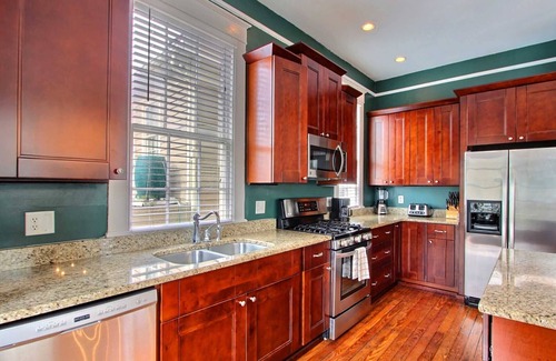 Historic Downtown Savannah House | Heated Pool Access | 5*Clean | Flex Cancelation