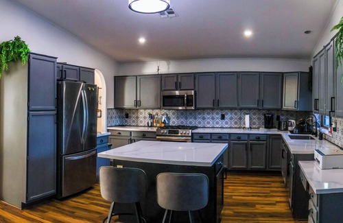 Peoria House | Heated pool and jacuzzi nTen minutes from cardinals/State Farm stadium westgate