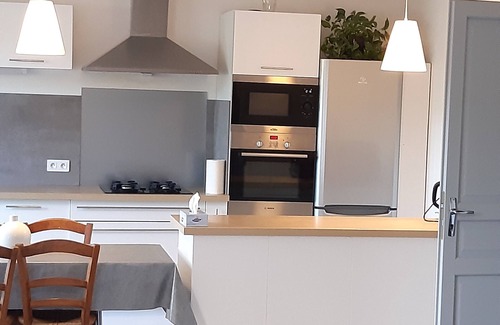 Menerbes Villa | Heated pool and renovated interior 360° view of Ménerbes and Lubéron