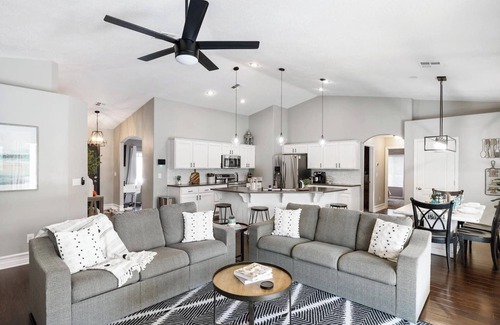 Mesquite House | Heated Pool at Turtle Cove Sleeps 12