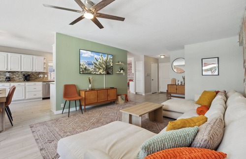 Covey House | Heated Pool, Basketball, Mini Golf! Games Paradise
