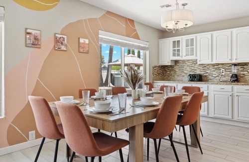 Covey House | Heated Pool, Basketball, Mini Golf! Games Paradise