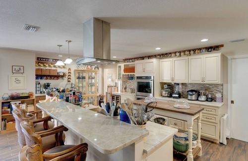 Port Charlotte - Charlotte Harbor House | Heated Pool + Chef's Kitchen: Port Charlotte Home!