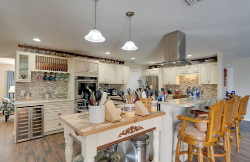 Port Charlotte - Charlotte Harbor House | Heated Pool + Chef's Kitchen: Port Charlotte Home!