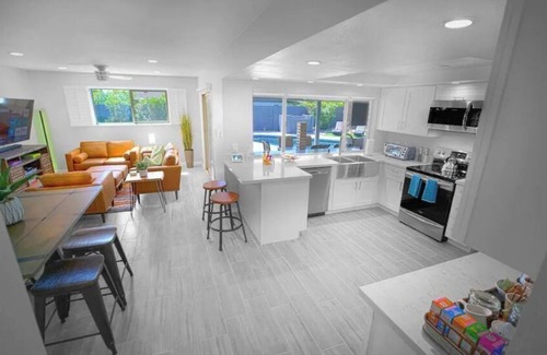 Camelback East House | Heated Pool/Fire Lounge/TVpatio Oasis in Uptown!