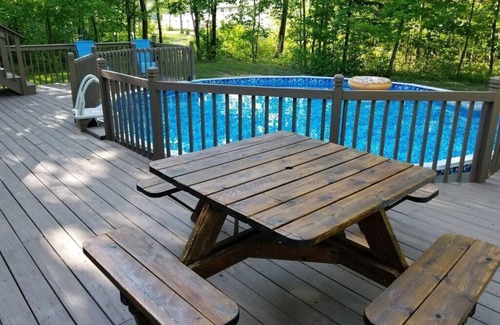 Christmas House | Heated pool-fire pit-central air-near PRNL