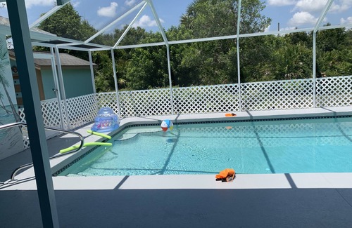 North Port House | Heated pool for Your next vacation getaway!