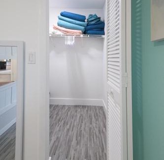 Mariner House | Heated Pool Game Room 9 Beds Families!