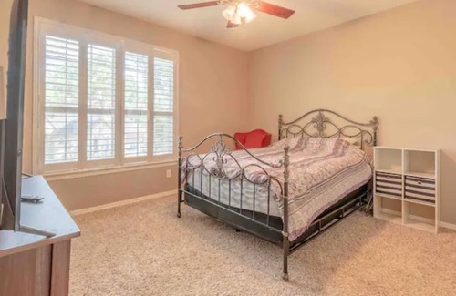 Atascocita House | Heated Pool Getaway!