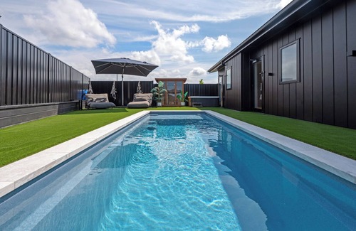 Nukuhau House | Heated Pool | Gym | Sauna | Hot Tub
